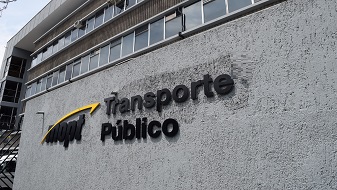 Imagen de la fachada del edificio del Consejo de Transporte Público